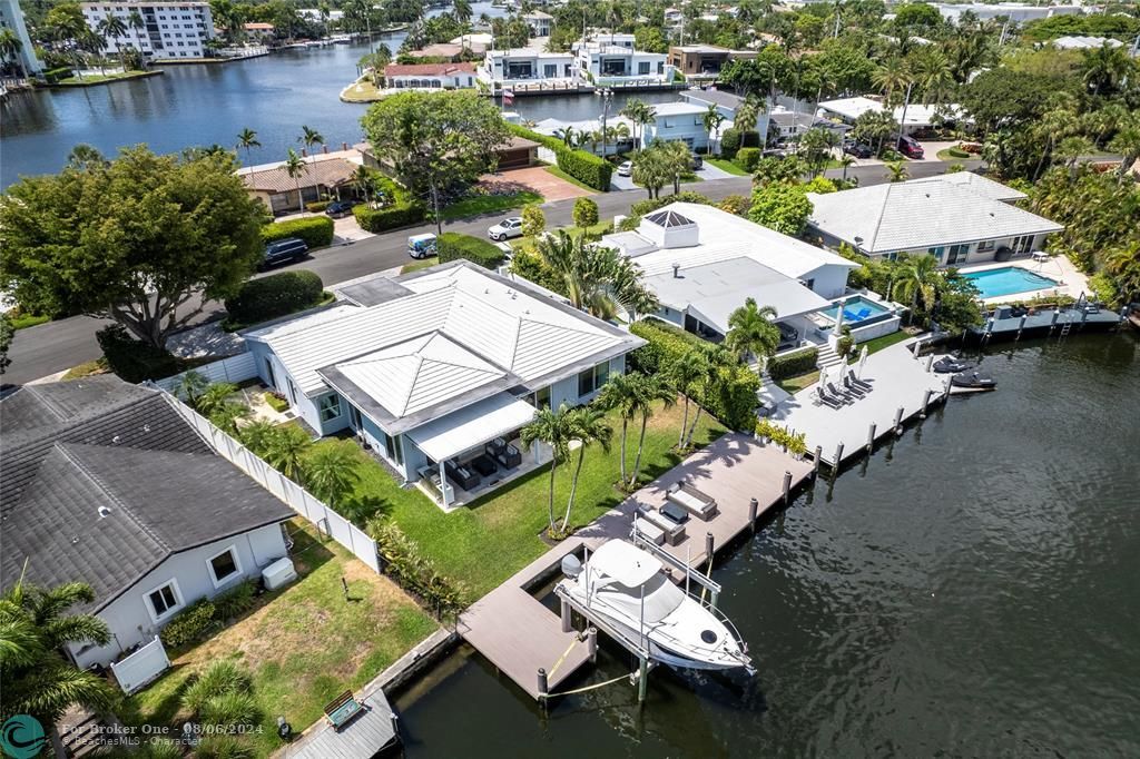 For Sale: $2,990,000 (3 beds, 2 baths, 2495 Square Feet)