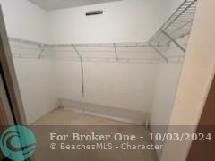 For Sale: $300,000 (2 beds, 2 baths, 1299 Square Feet)