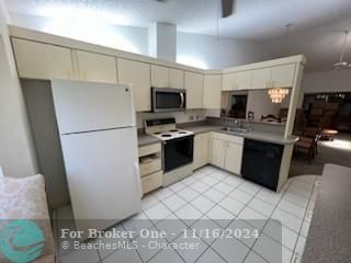 For Sale: $300,000 (2 beds, 2 baths, 1299 Square Feet)