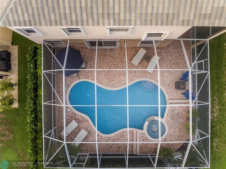 En Venta: $699,900 (3 camas, 2 baños, 2175 Pies cuadrados)