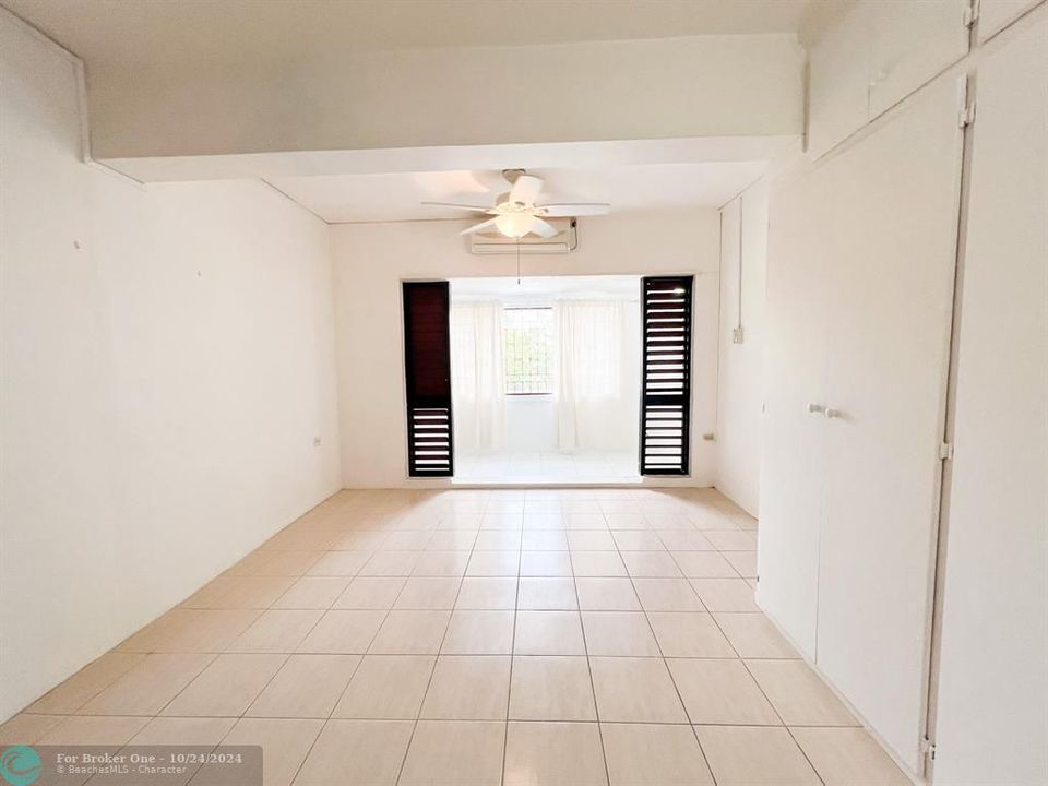 For Sale: $275,000 (3 beds, 2 baths, 1375 Square Feet)