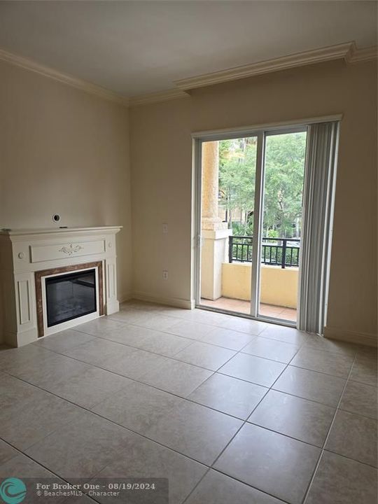 For Rent: $2,950 (1 beds, 1 baths, 798 Square Feet)