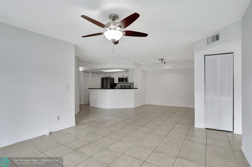 For Rent: $2,550 (3 beds, 2 baths, 1263 Square Feet)