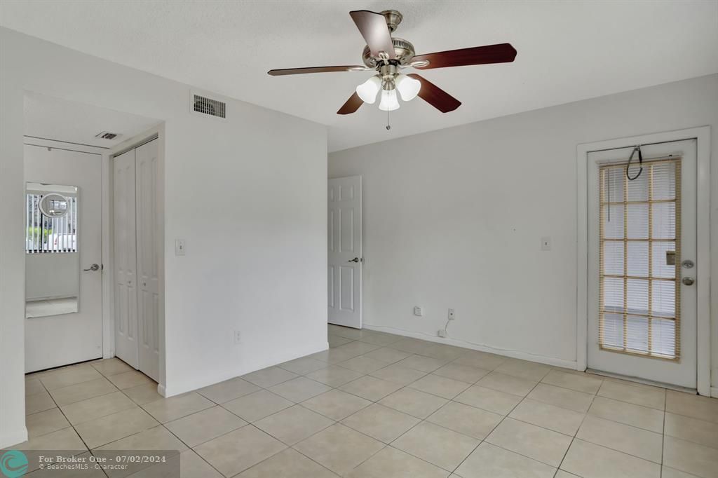 For Rent: $2,550 (3 beds, 2 baths, 1263 Square Feet)