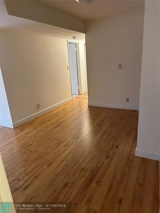 Active With Contract: $3,060 (3 beds, 2 baths, 1702 Square Feet)