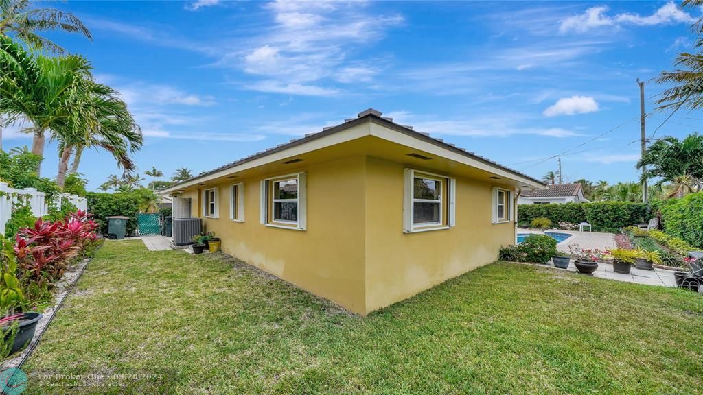 For Sale: $1,190,000 (3 beds, 3 baths, 1901 Square Feet)