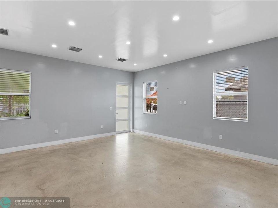 Active With Contract: $815,000 (0 beds, 0 baths, 3776 Square Feet)