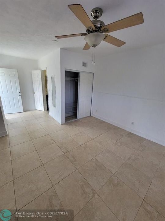 For Rent: $1,300 (1 beds, 1 baths, 350 Square Feet)