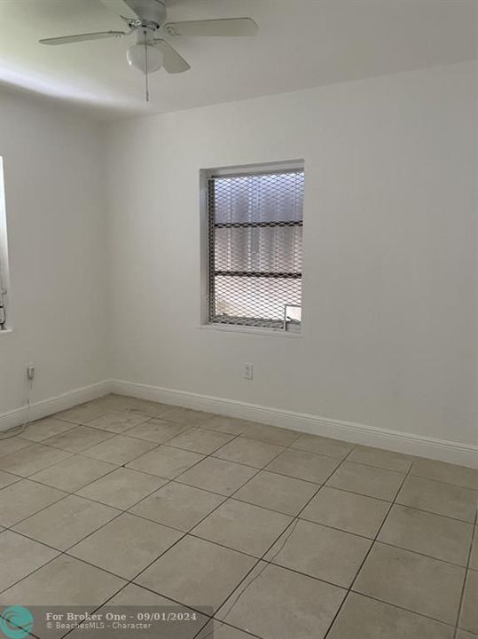 For Rent: $2,350 (2 beds, 1 baths, 896 Square Feet)