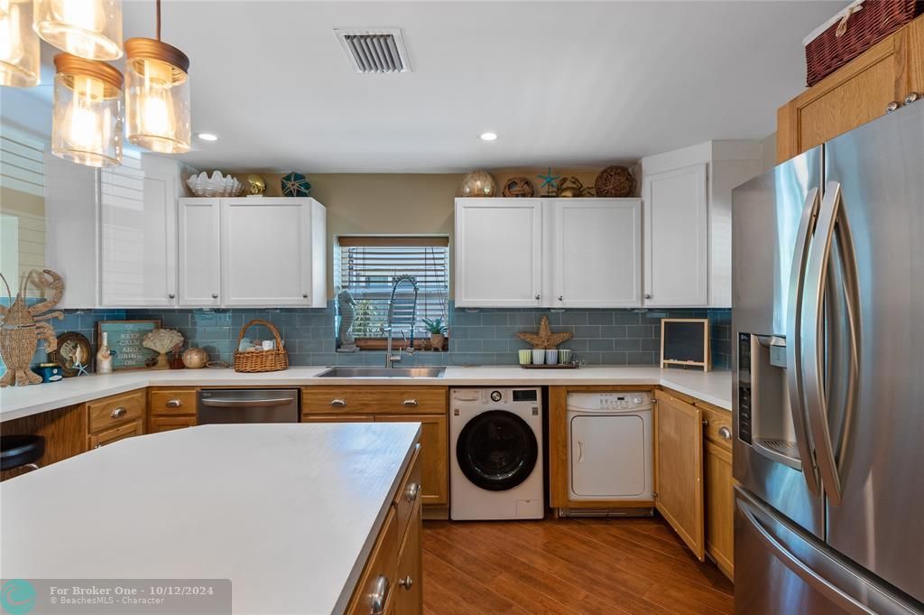 For Sale: $485,000 (2 beds, 1 baths, 1008 Square Feet)