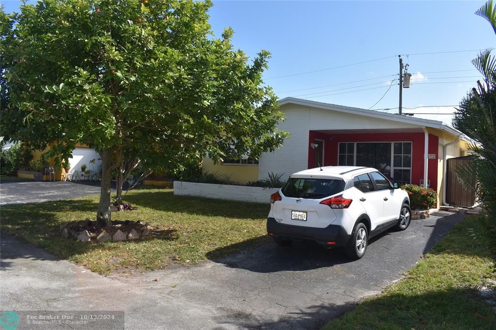 Active With Contract: $359,000 (2 beds, 2 baths, 1113 Square Feet)