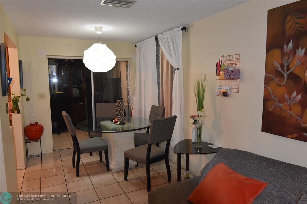 Recently Sold: $359,000 (2 beds, 2 baths, 1113 Square Feet)