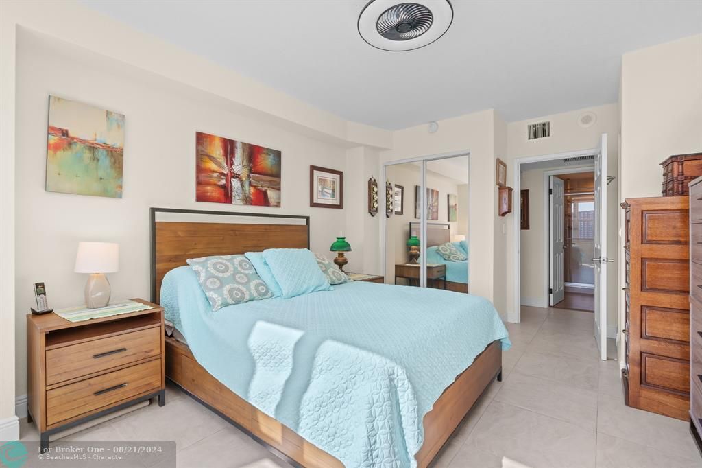 For Sale: $250,000 (1 beds, 1 baths, 800 Square Feet)