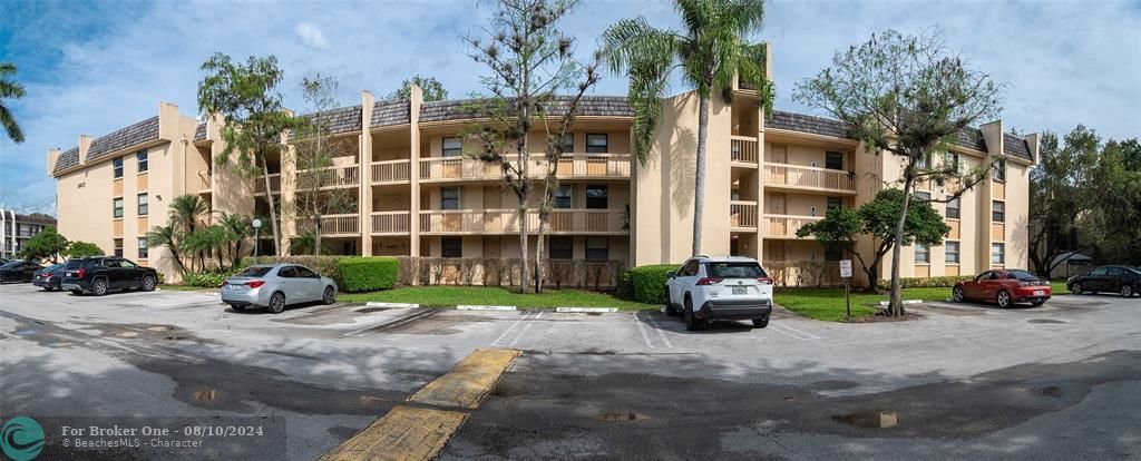 Active With Contract: $1,750 (2 beds, 2 baths, 1068 Square Feet)