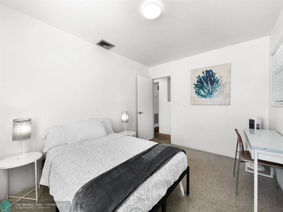 Active With Contract: $4,000 (3 beds, 2 baths, 1672 Square Feet)