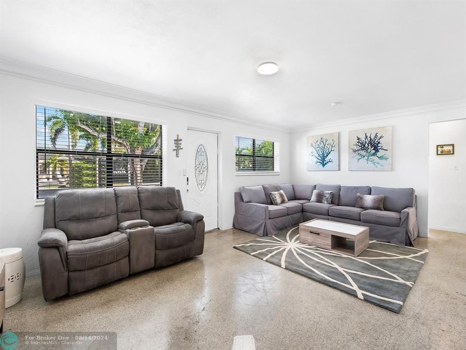 Active With Contract: $4,000 (3 beds, 2 baths, 1672 Square Feet)