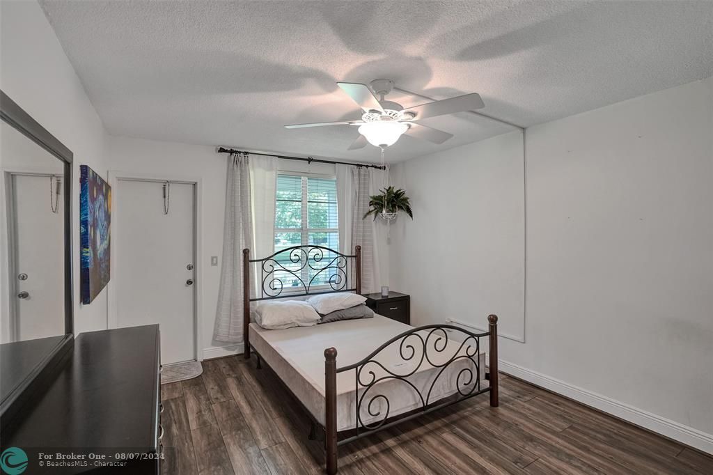 Recently Rented: $1,800 (1 beds, 1 baths, 775 Square Feet)