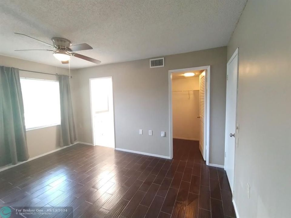 For Sale: $174,900 (3 beds, 2 baths, 1048 Square Feet)