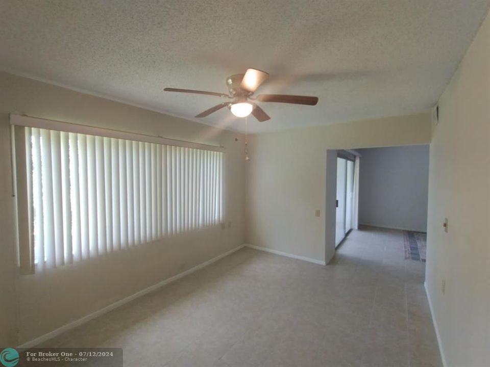 For Sale: $174,900 (3 beds, 2 baths, 1048 Square Feet)