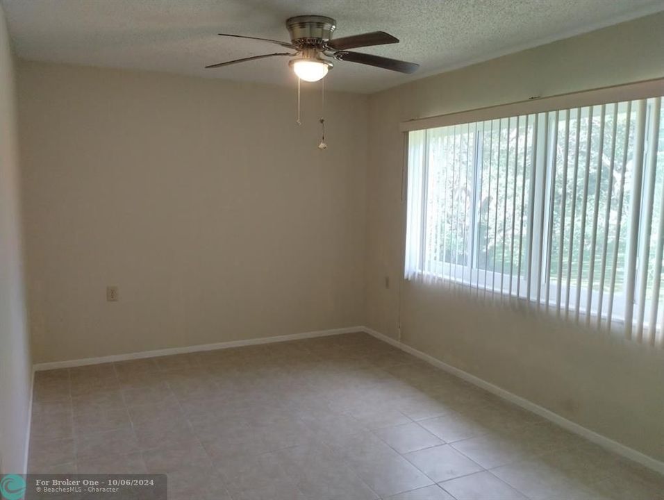 For Sale: $174,900 (3 beds, 2 baths, 1048 Square Feet)