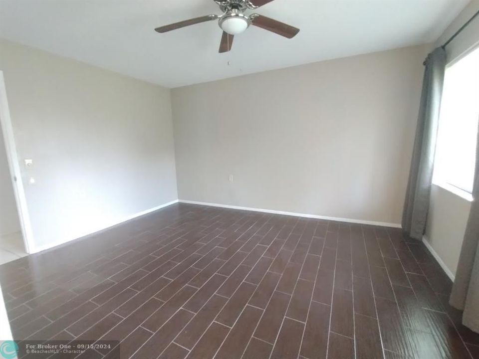 For Sale: $174,900 (3 beds, 2 baths, 1048 Square Feet)