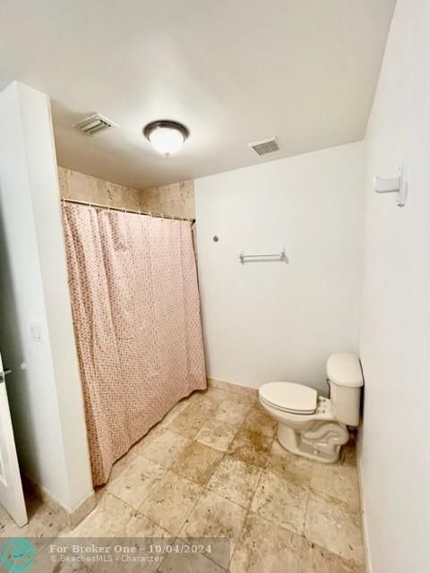 Active With Contract: $4,000 (4 beds, 2 baths, 2827 Square Feet)