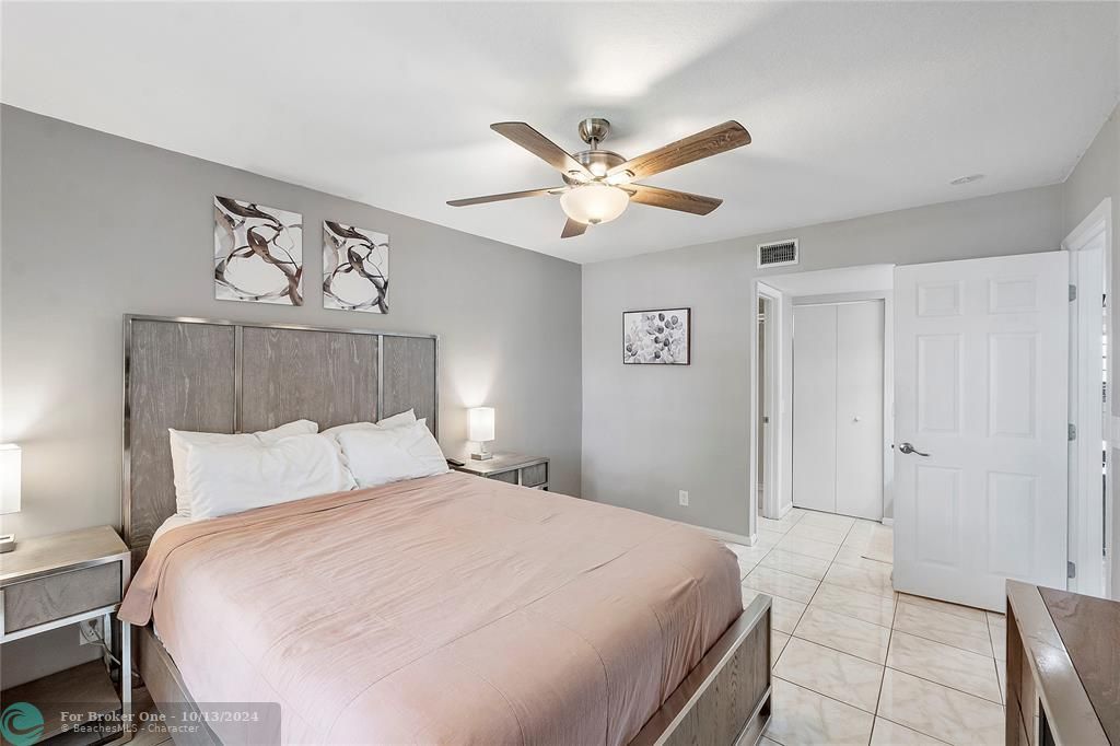 For Sale: $374,900 (2 beds, 2 baths, 935 Square Feet)