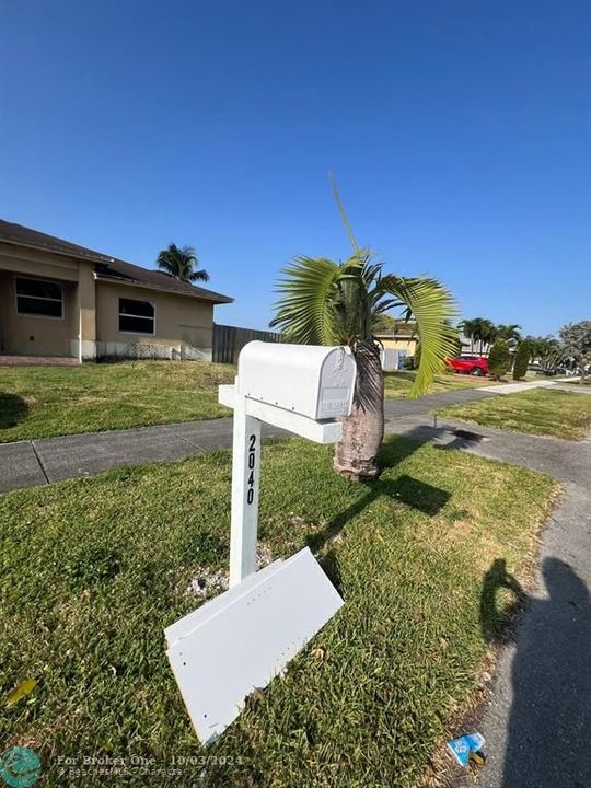 Active With Contract: $450,000 (4 beds, 2 baths, 1605 Square Feet)