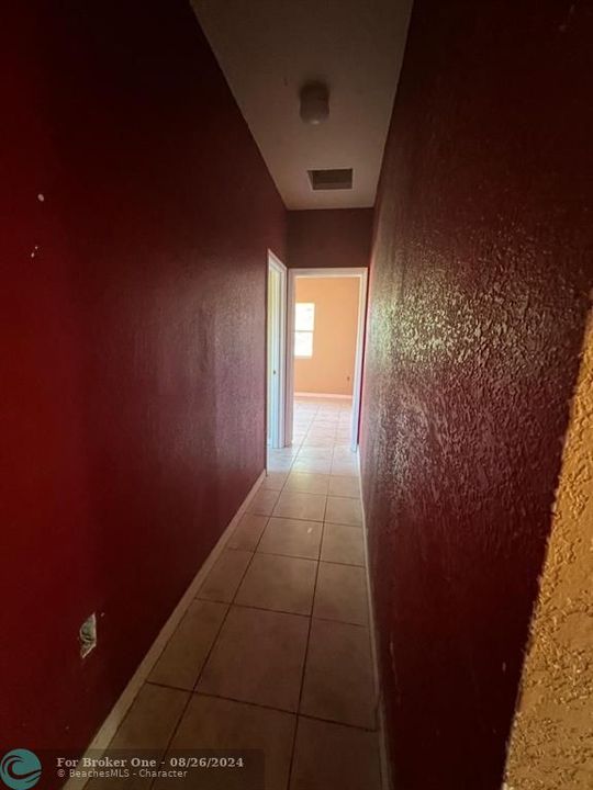 Vendido Recientemente: $450,000 (4 camas, 2 baños, 1605 Pies cuadrados)