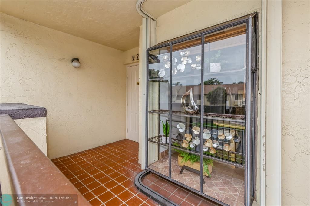 For Sale: $294,500 (2 beds, 2 baths, 1150 Square Feet)