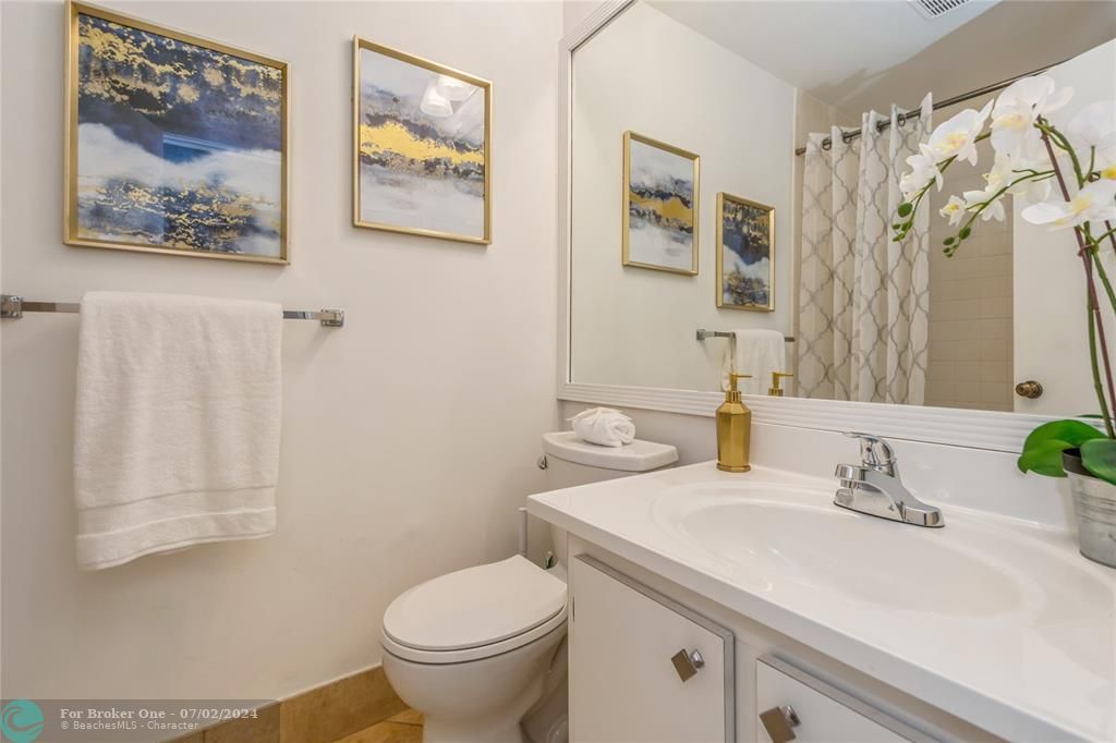 For Sale: $294,500 (2 beds, 2 baths, 1150 Square Feet)