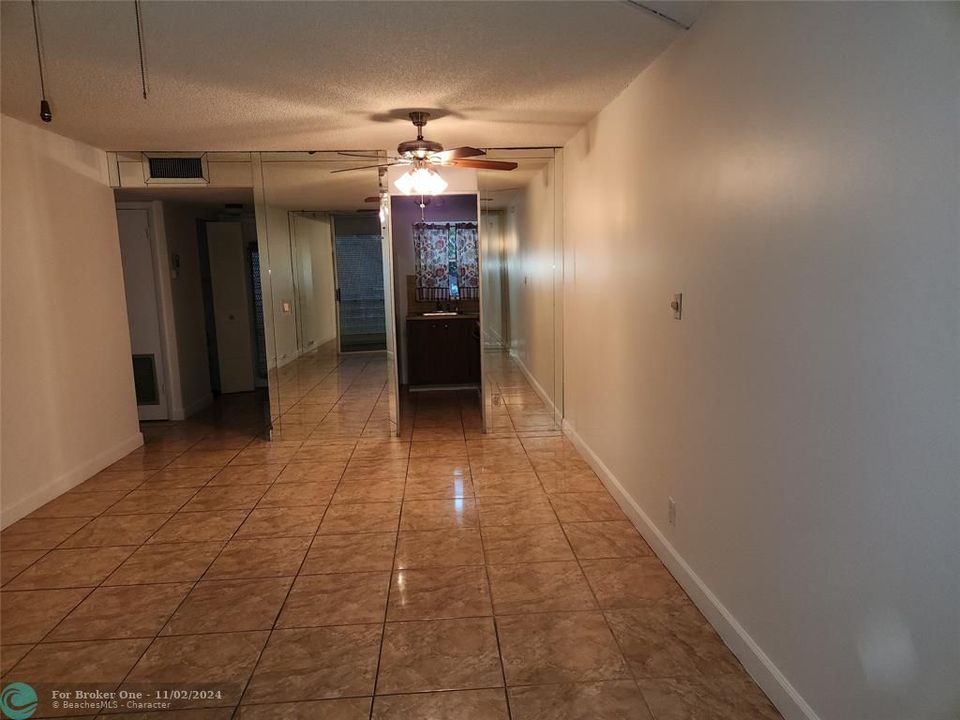 For Sale: $92,777 (1 beds, 1 baths, 640 Square Feet)