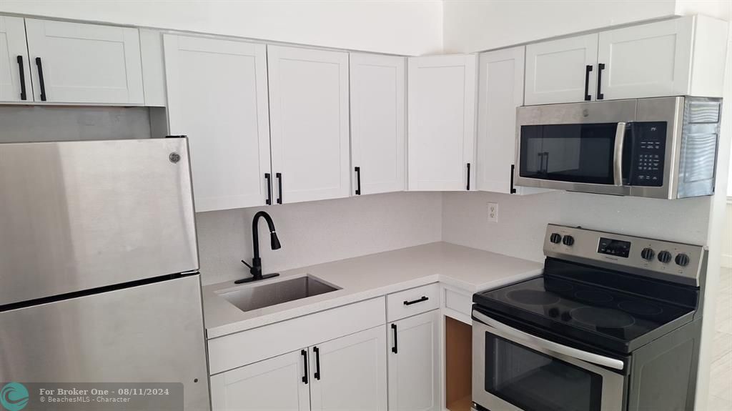 Recently Sold: $2,100 (2 beds, 1 baths, 1645 Square Feet)