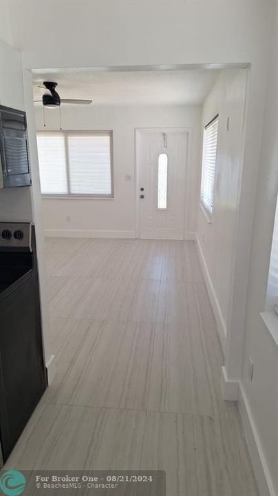 Active With Contract: $2,100 (2 beds, 1 baths, 1645 Square Feet)