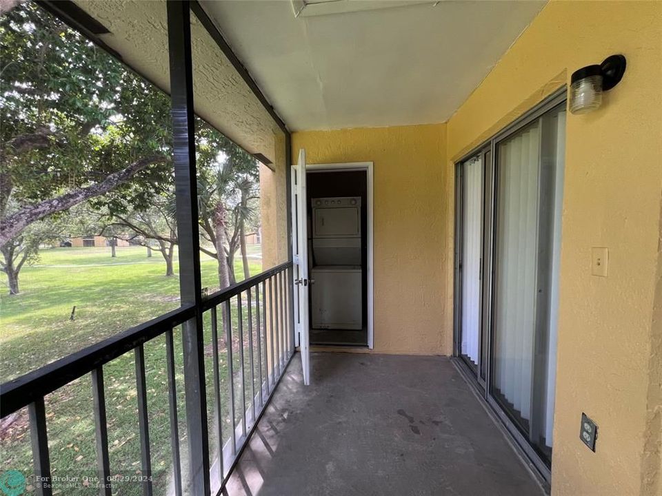 For Rent: $2,100 (2 beds, 2 baths, 900 Square Feet)