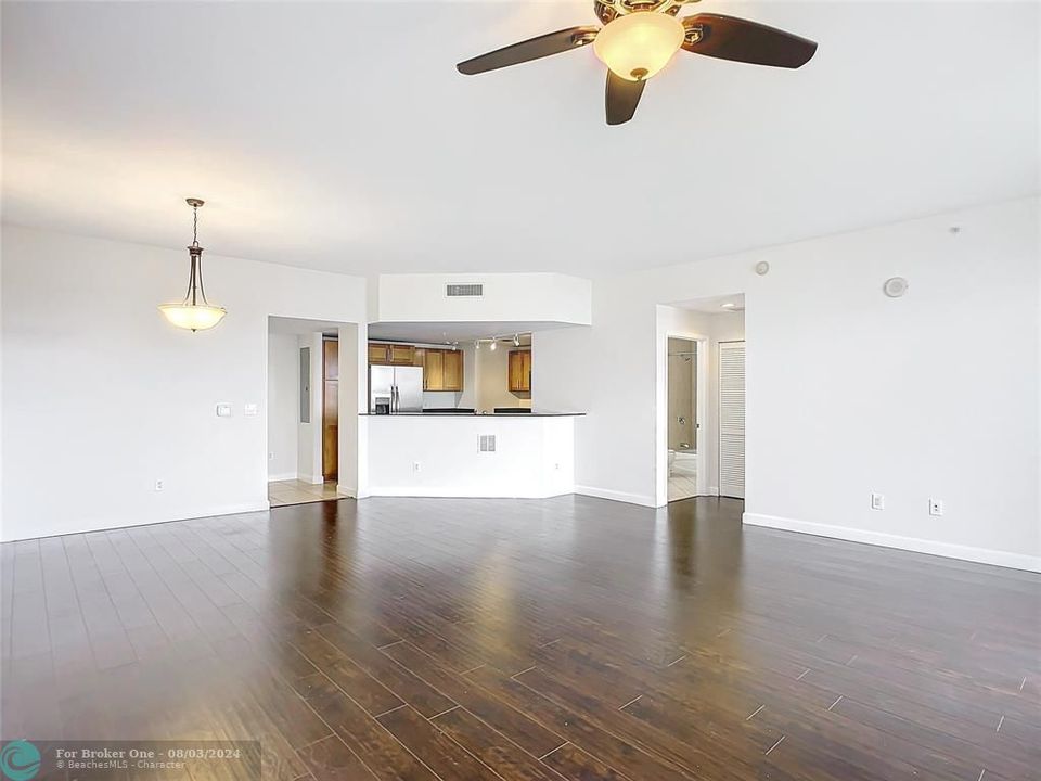 For Rent: $3,300 (2 beds, 2 baths, 1347 Square Feet)