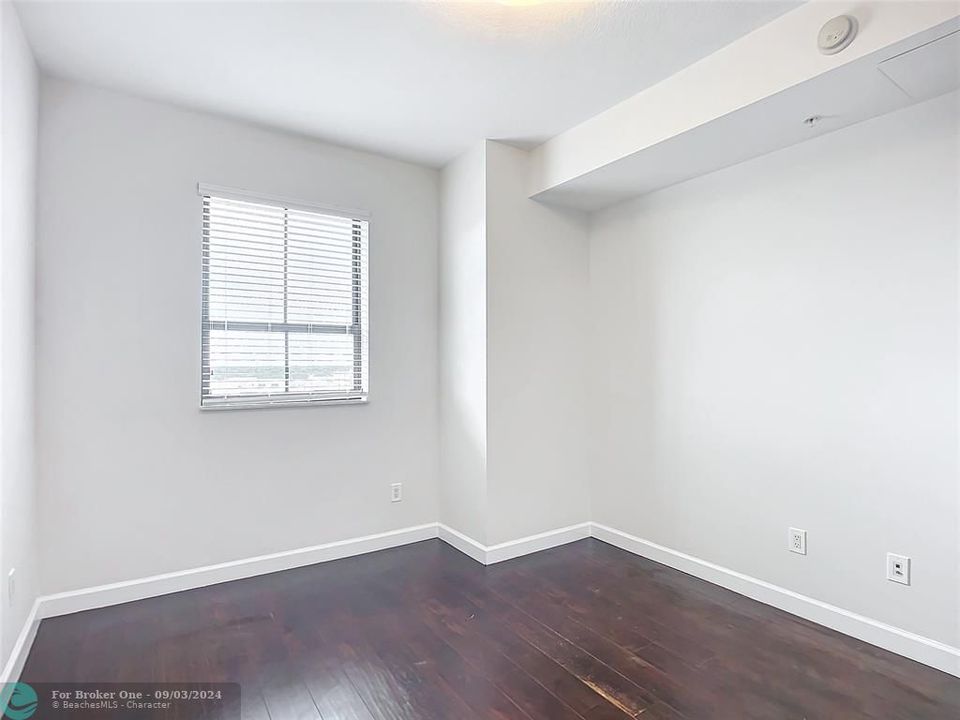 For Rent: $3,300 (2 beds, 2 baths, 1347 Square Feet)