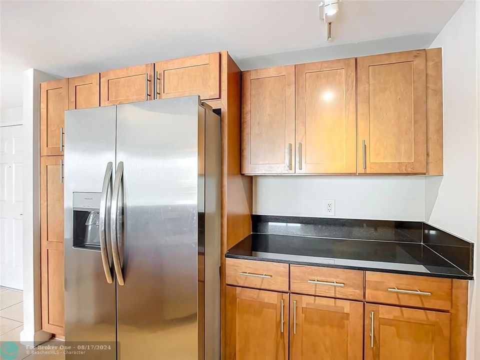 For Rent: $3,475 (2 beds, 2 baths, 1347 Square Feet)