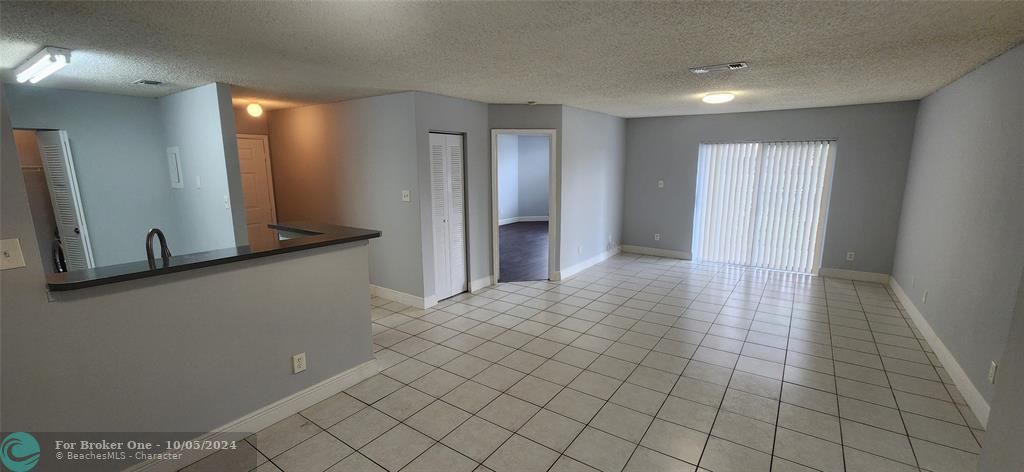 Active With Contract: $2,500 (3 beds, 2 baths, 1305 Square Feet)