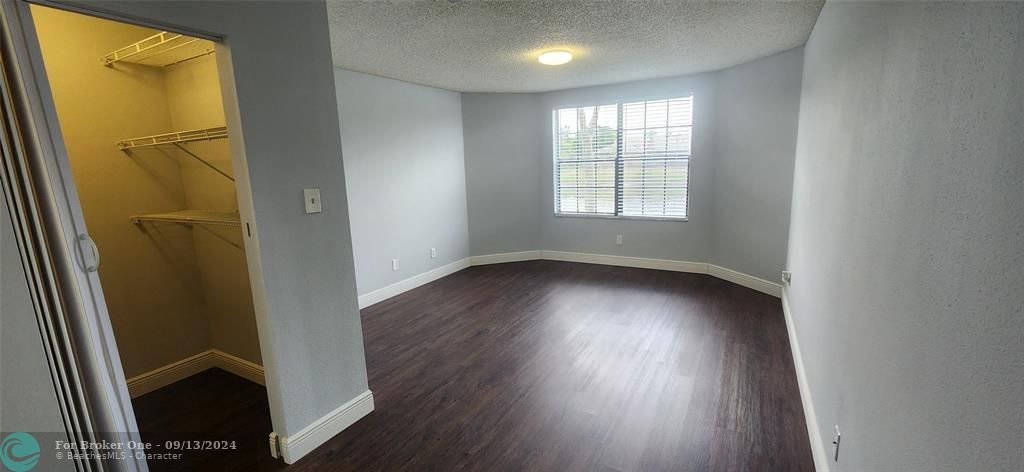 Active With Contract: $2,500 (3 beds, 2 baths, 1305 Square Feet)