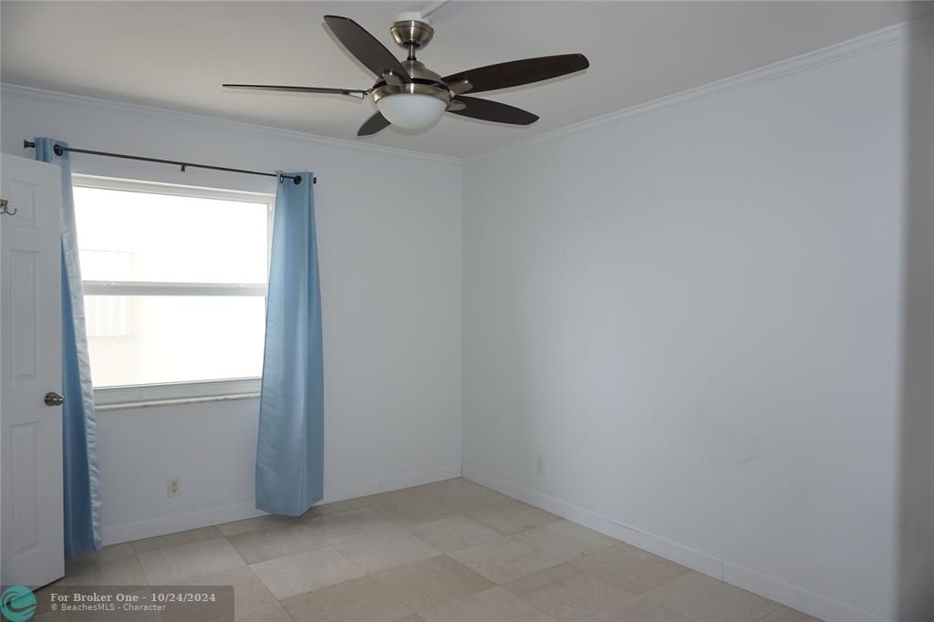 Active With Contract: $2,000 (2 beds, 1 baths, 850 Square Feet)