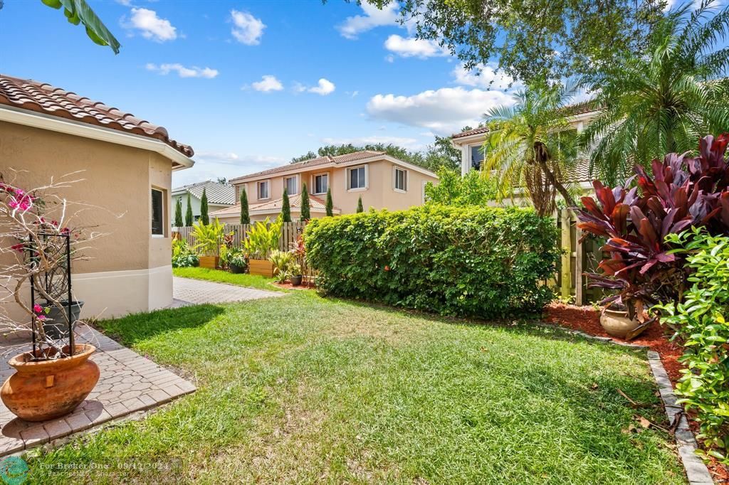 Recently Sold: $700,000 (3 beds, 2 baths, 1972 Square Feet)