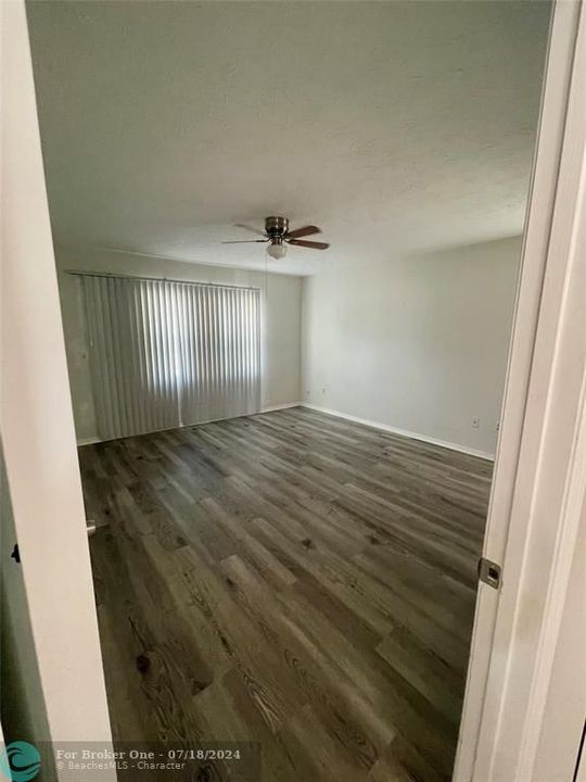 Active With Contract: $2,250 (2 beds, 2 baths, 1372 Square Feet)