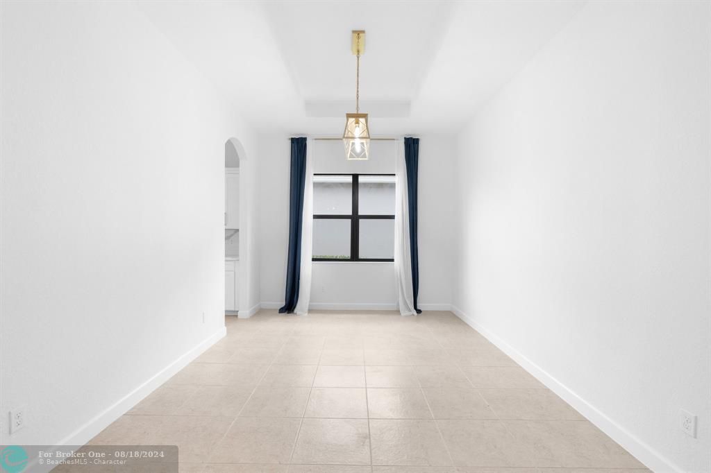 Active With Contract: $4,900 (3 beds, 2 baths, 2228 Square Feet)