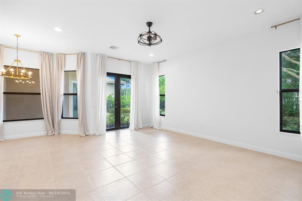 Active With Contract: $4,900 (3 beds, 2 baths, 2228 Square Feet)