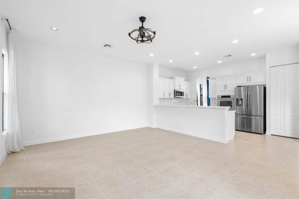 Active With Contract: $4,900 (3 beds, 2 baths, 2228 Square Feet)