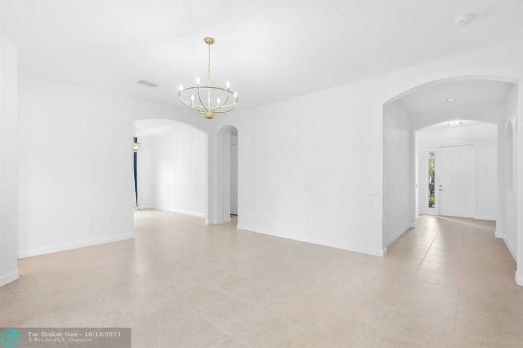 Active With Contract: $4,900 (3 beds, 2 baths, 2228 Square Feet)