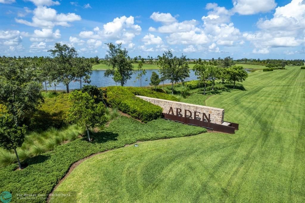 For Sale: $925,000 (5 beds, 3 baths, 3112 Square Feet)