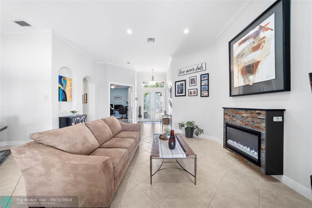 Recently Sold: $1,035,000 (5 beds, 3 baths, 3085 Square Feet)