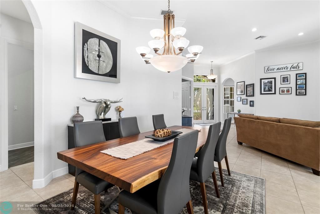 Recently Sold: $1,035,000 (5 beds, 3 baths, 3085 Square Feet)